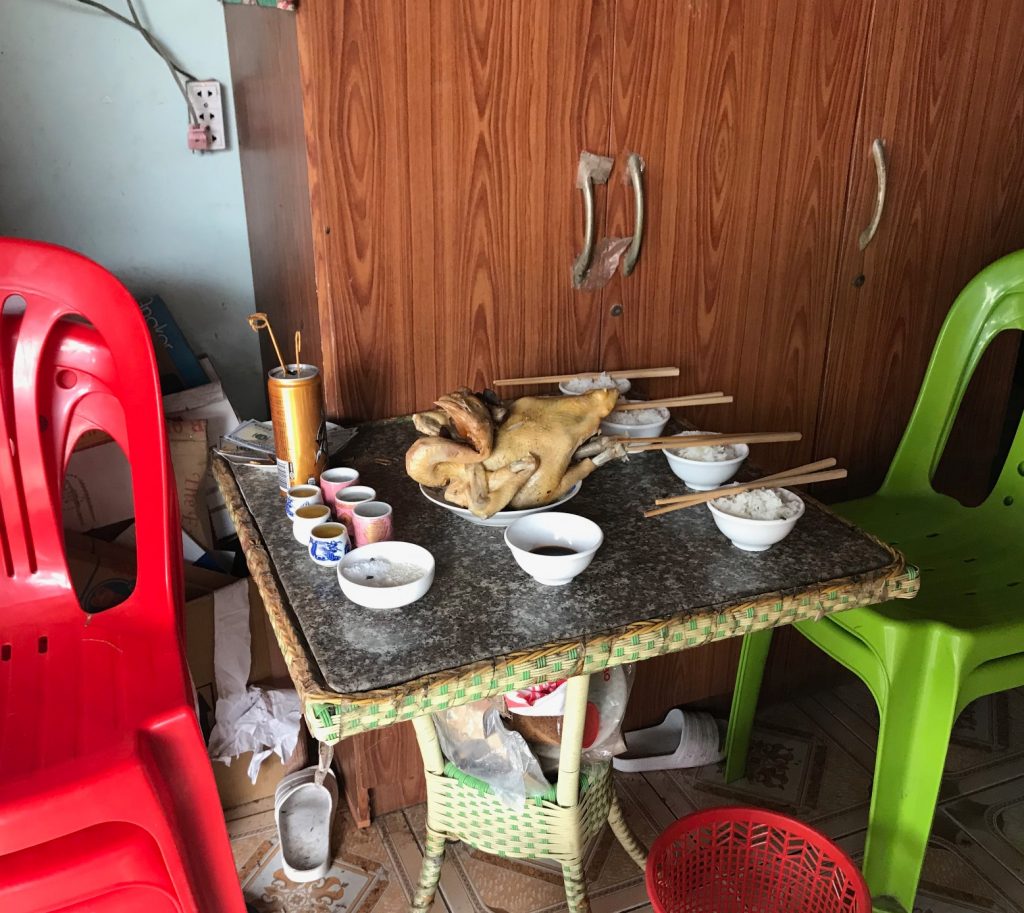 カンボジアの食卓風景