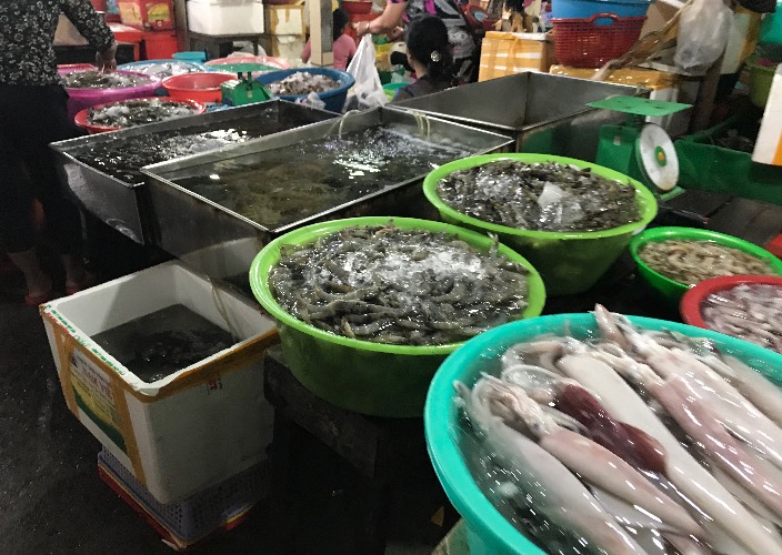 カンボジアのシアヌークビルマーケット