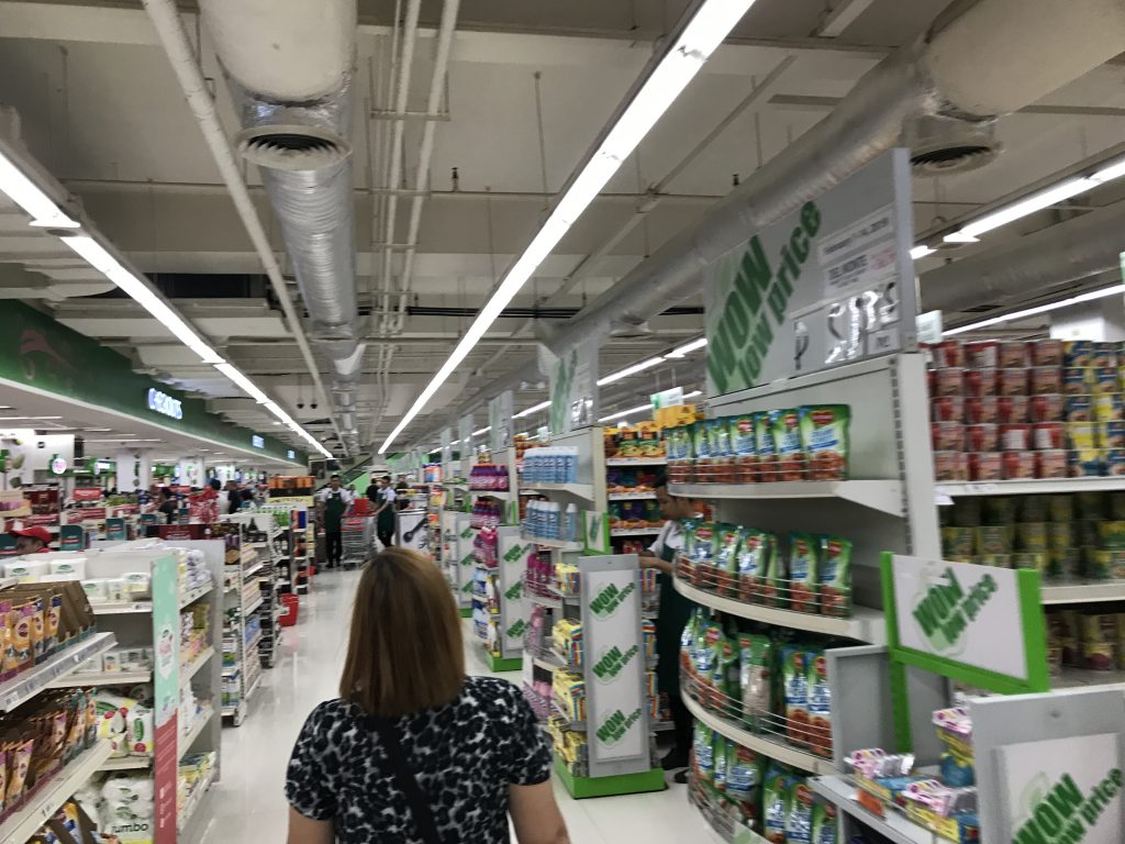 マニラのショッピングセンター内スーパーマーケット